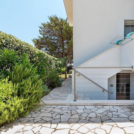 Charming Seafront Apartment With Garden And Patio Fertilia Buitenkant foto