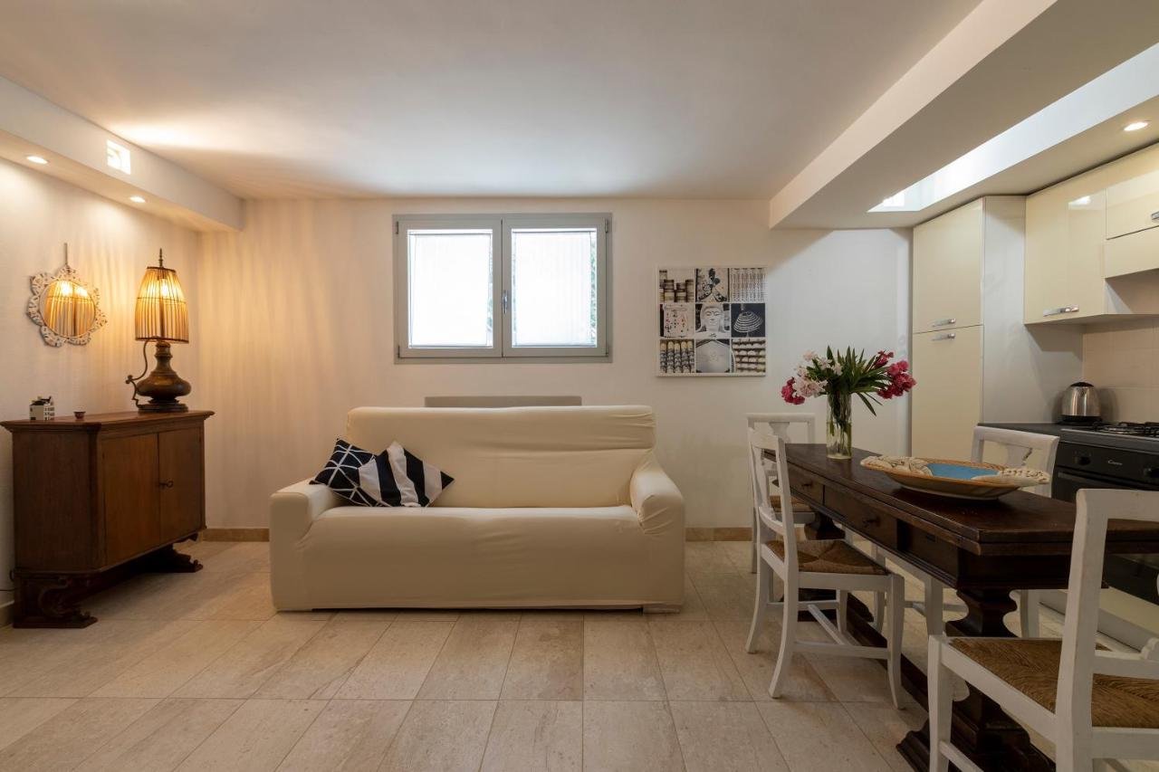 Charming Seafront Apartment With Garden And Patio Fertilia Buitenkant foto