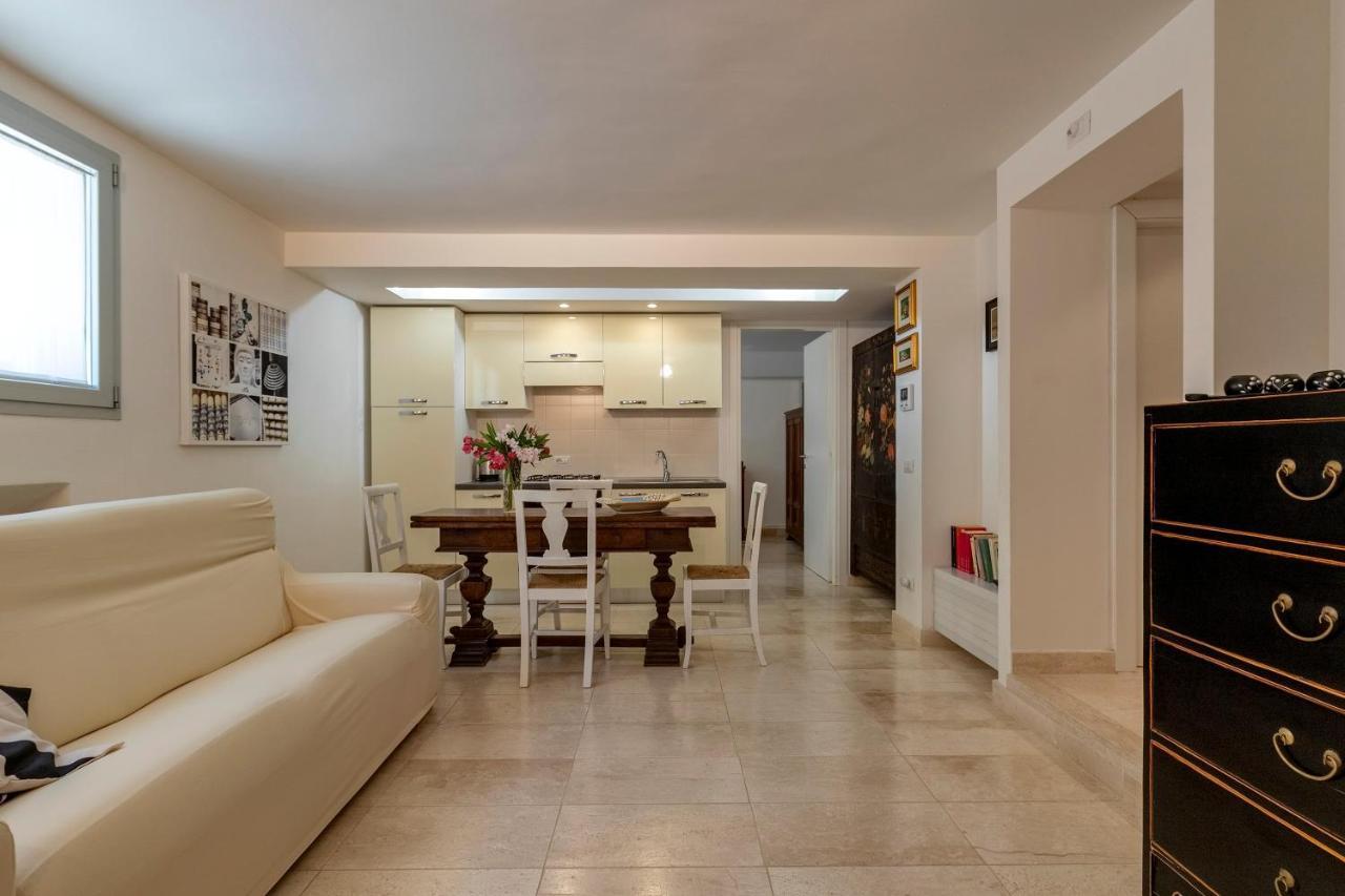 Charming Seafront Apartment With Garden And Patio Fertilia Buitenkant foto